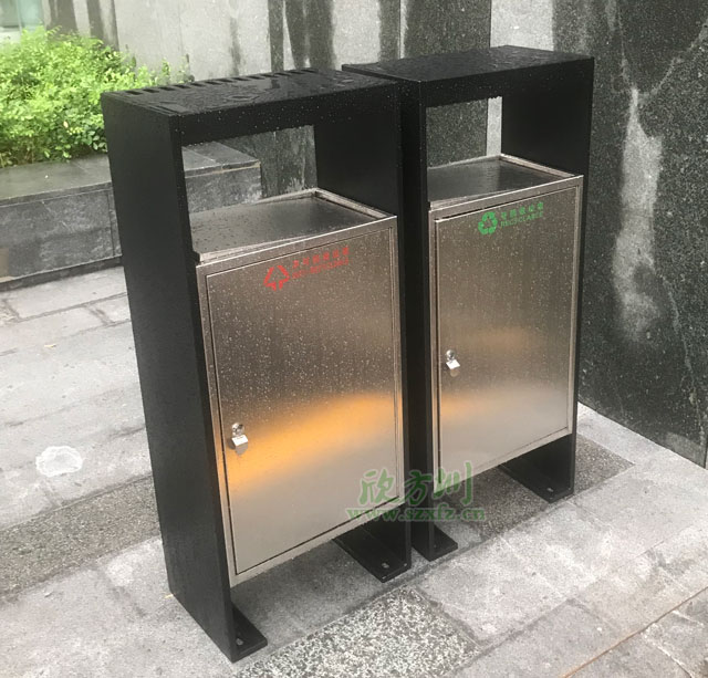 戶(hù)外搖蓋不銹鋼分類(lèi)果皮箱戶(hù)外擺放圖