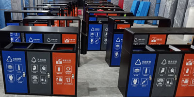 戶外三分類(lèi)垃圾桶-戶外鋼制分類(lèi)桶定制廠家欣方圳批量生產(chǎn)圖